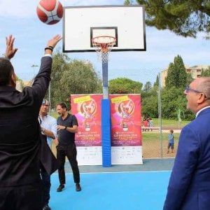 Bari, inaugurato il nuovo campo da basket di parco 2 Giugno: "Presto altri 13 impianti"