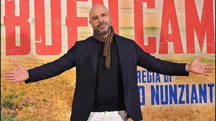 “Buen camino”, il film dei record di Checco Zalone, avrà un remake spagnolo