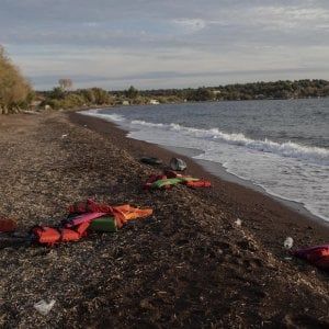Corpi di due migranti recuperati in mare Sardegna