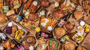 Lo street food di Varsavia corre tra binari dismessi e vecchie centrali elettriche