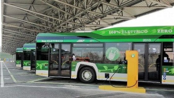 Trasporti, Milano sempre più “verde” grazie ai bus di nuova generazione