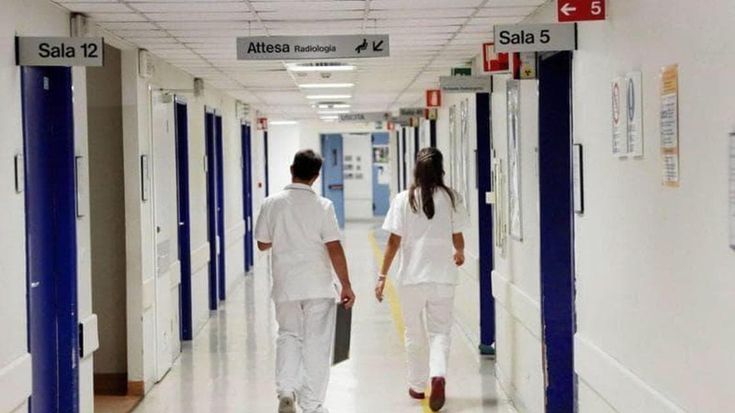 Rinnovo per infermieri e personale sanitario, nel contratto aumenti fino a 240 euro