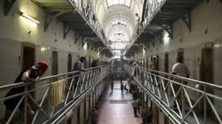Quattro suicidi in carcere in 24 ore. La polizia penitenziaria: “Numeri pazzeschi, è un’ecatombe”
