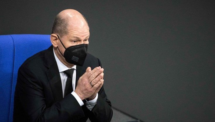 Chip, il governo tedesco blocca l'acquisizione taiwanese: "Siltronic è un'azienda strategica"