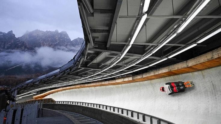Nuova pista di Cortina, finalmente le gare vere: si parte con skeleton e bob