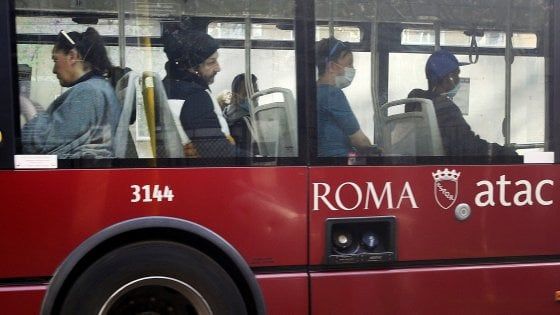 Coronavirus Roma, a settembre fuga dai mezzi pubblici 
