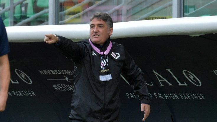 Palermo, Boscaglia smorza le polemiche e pensa al Foggia