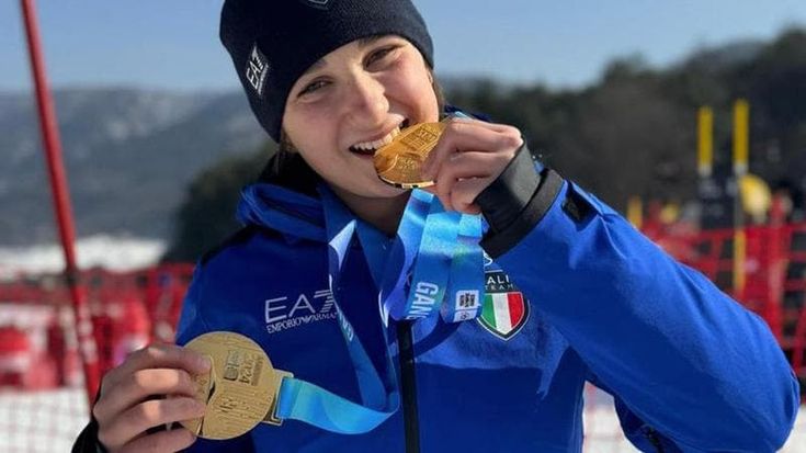 Flora Tabanelli, la campionessa sedicenne di sci acrobatico. “Ho vinto due medaglie d’oro ma la cosa più bella è volteggiare nell’aria”
