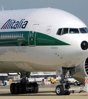 I sindacati: "Alitalia vuole risparmiare 400 mln".<br />Lupi annuncia l'arrivo della lettera di Etihad