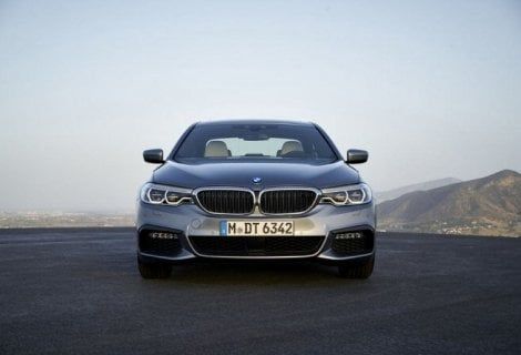 Bmw Serie 5, l'Integral Active Steering senza segreti