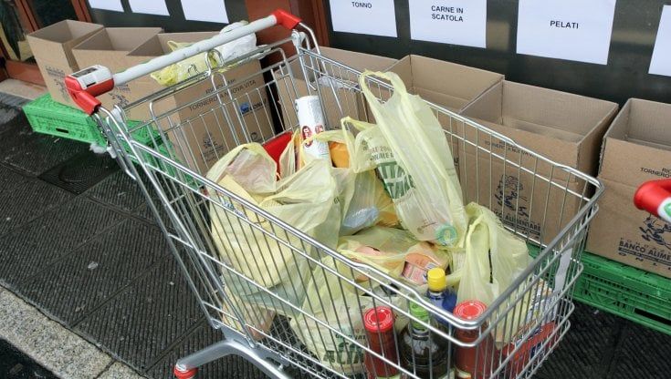 Nasce "Corvetto Solidale": conto aperto al supermercato per aiutare chi non ha i soldi per mangiare