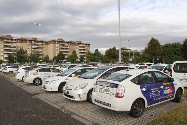 Firenze, l'assemblea delle auto bianche dopo l'aumento delle licenze taxi
