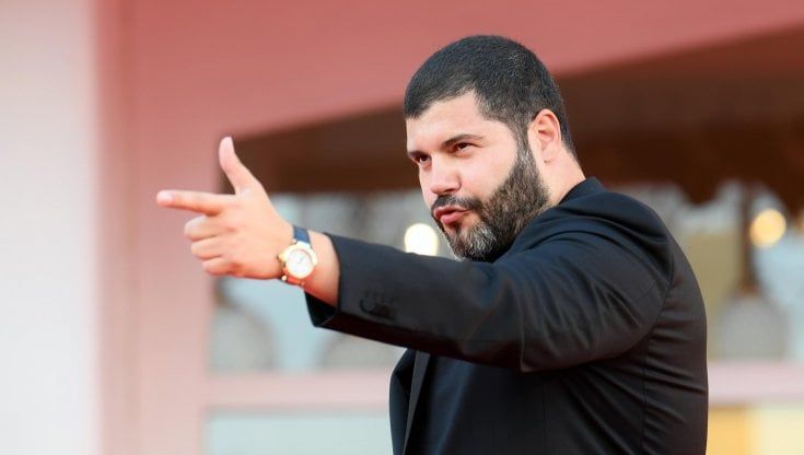 Venezia 78, Salvatore Esposito, il Genny di 'Gomorra' ora è uno scrittore: "Scrivo da qualche anno, le parole diventano serie..."