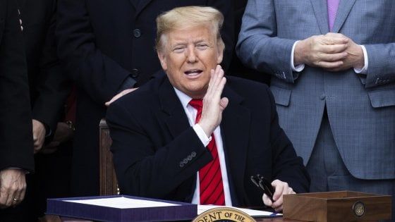 Impeachment, Casa Bianca diffida Bolton: "Non pubblichi il libro"