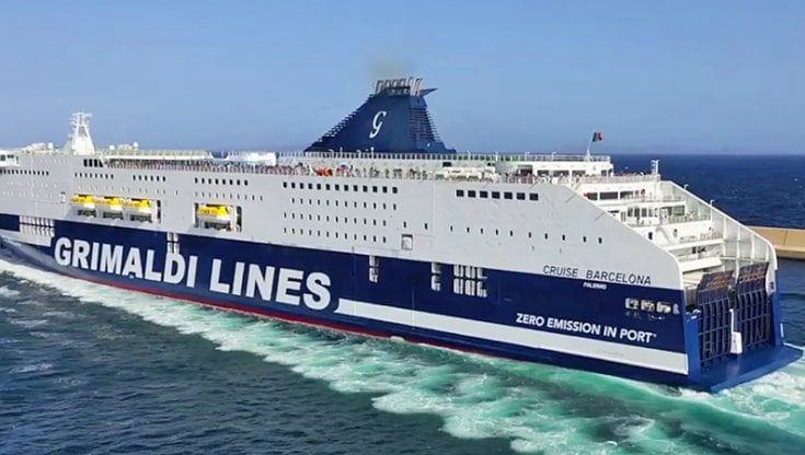 Lavorare in estate sui traghetti, le compagnie cercano 600 persone