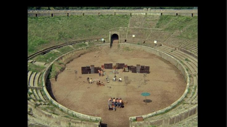 “Pink Floyd at Pompeii”, fuoco, distruzione e psichedelia, torna al cinema il leggendario concerto