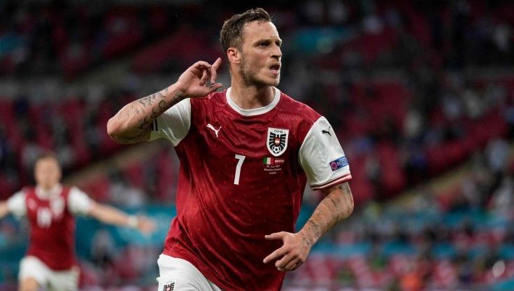 Arnautovic in città, i tifosi preparano la festa