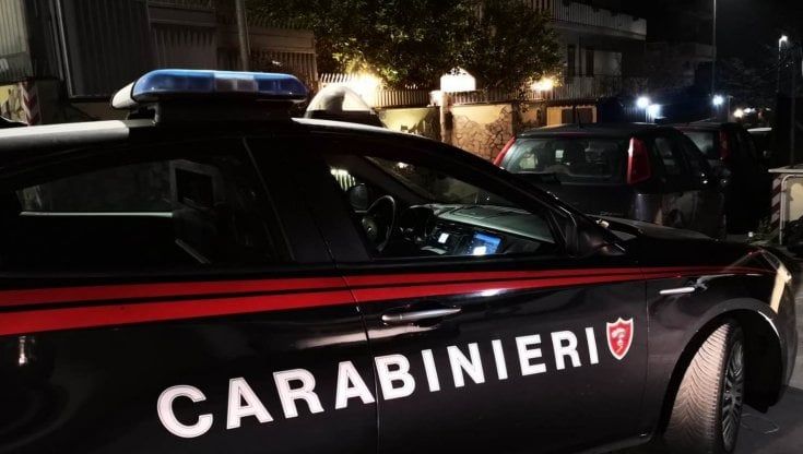 Bisceglie, dopo una lite con il fidanzato una 24enne dà fuoco alla sua moto e a un palazzo: arrestata