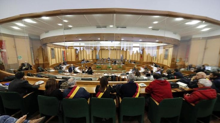 Regione, ok al bilancio: tagli all’Irpef e all’Irap. Duecento milioni sul sociale