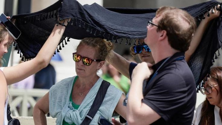 Italia a 40 gradi, arriva il picco: nelle città la protesta dei rider