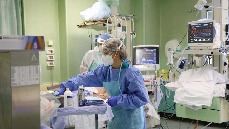 Vaccino Covid: una dose non basta. Gli over 60 che non fanno la seconda rischiano di finire in ospedale