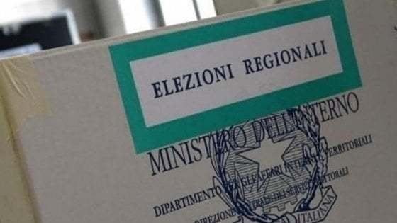 Elezioni, le disposizioni del Viminale: "Ai seggi con la mascherina, distanziamento e percorsi distinti"
