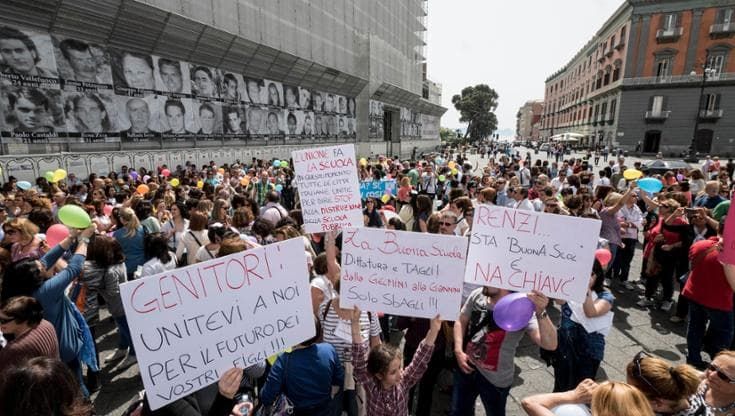 Napoli, piazza Plebiscito, aprile 2015: Sciopero contro la riforma “buona scuola” del premier Renzi