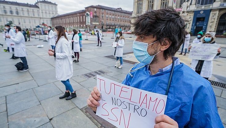 Salari bassi, gli italiani guadagnano 15 mila euro in meno dei tedeschi