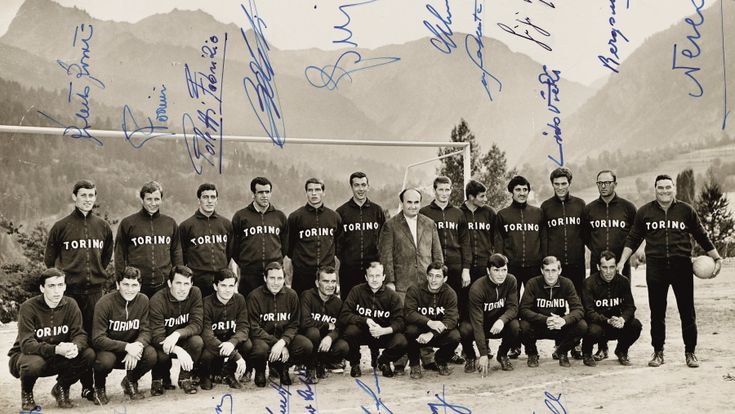 Maglie, coppe e i guanti di Zoff: all’asta l’epoca d’oro del pallone