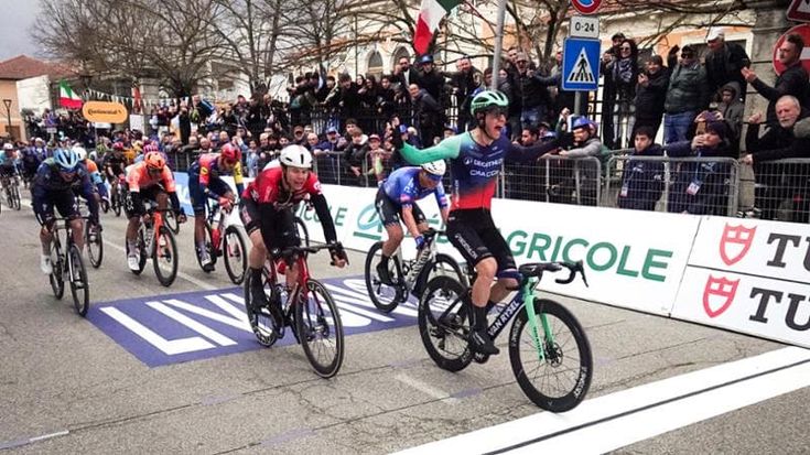 Andresen vince il primo sprint alla Tirreno-Adriatico. Parigi-Nizza: ecco Vingegaard