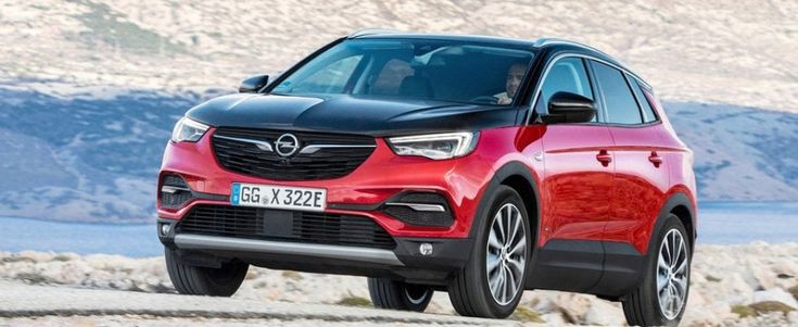 Grandland X, ora anche Plug-In Hybrid