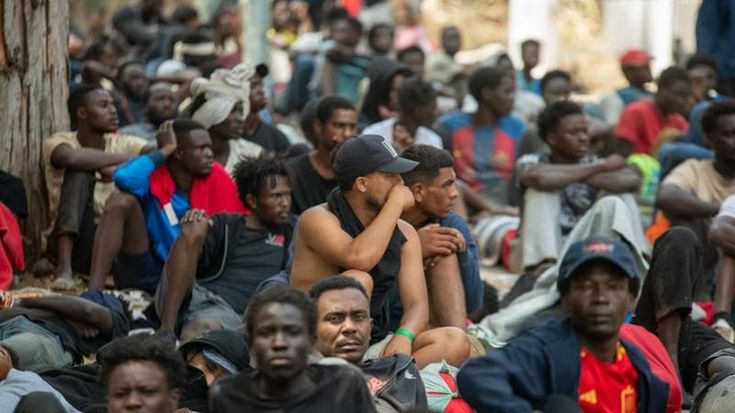 Ceuta, barriere di dissuasione in mare per evitare nuovi ingressi. Feijóo: “Occupazione premeditata”