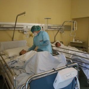 Covid, negli ospizi il 40% delle vittime di Bologna