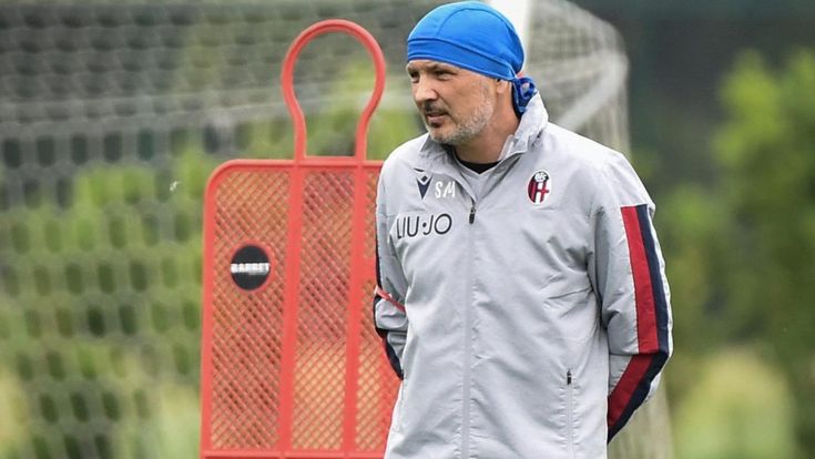 La lezione di Sinisa ai piccoli rossoblù