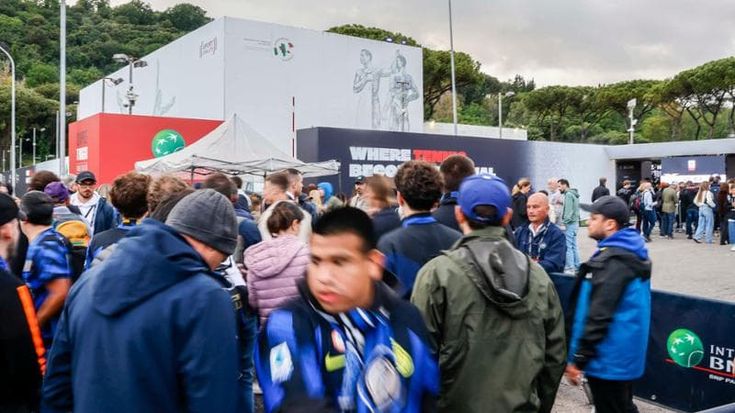 Traffico e calca al Foro Italico: laziali e interisti con i fan del tennis