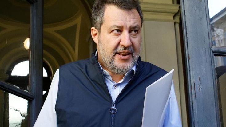 Congresso, troppe firme per Salvini: ipotesi ricorso dei ribelli. Il simbolo: “Lega federale”