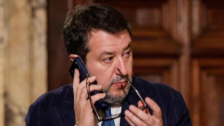 Autostrade, da gennaio pedaggi più cari. Salvini attacca la Consulta