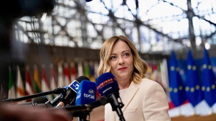 Porta aperta di Meloni a Draghi: “Ma se ne parli solo dopo il voto”
