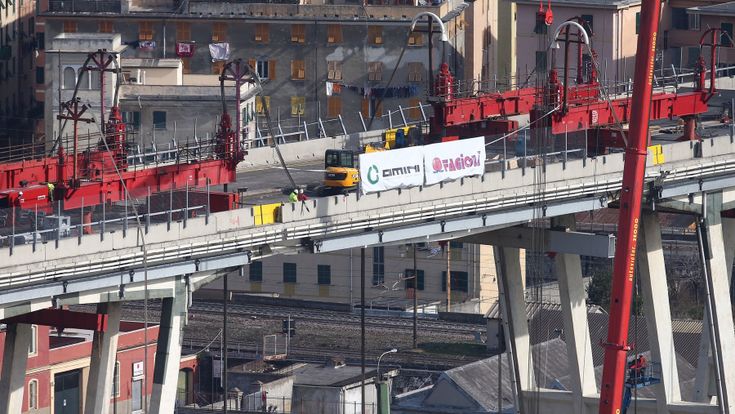 Il ponte che scompare dallo skyline di Genova