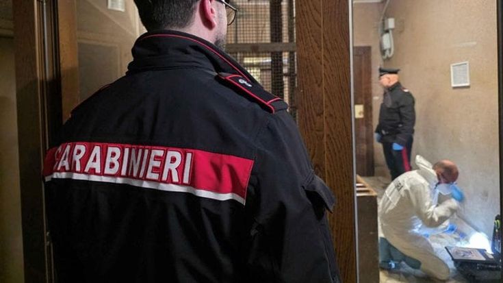 Torpignattara, accoltella e prende a pugni la compagna: 54enne arrestato per tentato omicidio