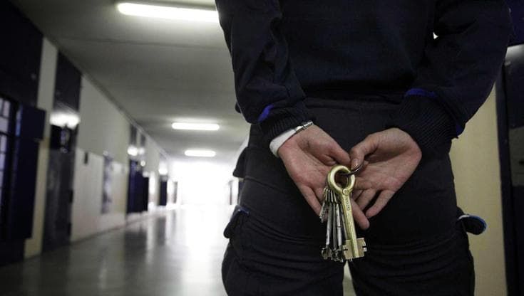 Carcere, parlamentari in visita alla Dozza: “Liberate chi è a fine pena”