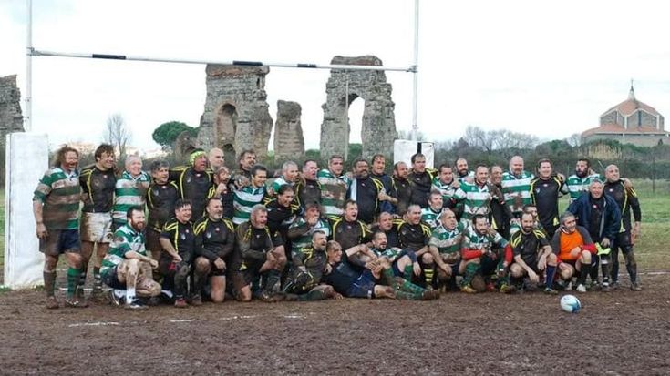 All’ombra degli acquedotti romani si gioca al rugby dei “vecchi”: “Qui la panza è gradita”