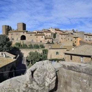 Effetto Covid, due italiani su tre in vacanza nei borghi questa estate