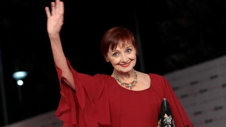Il teatro nel segno di Spada Vukoti? e Banfi sul palcoscenico
