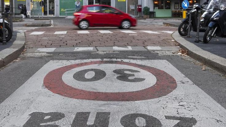 Milano, ai Bastioni di Porta Volta il record degli incidenti vicino alle scuole