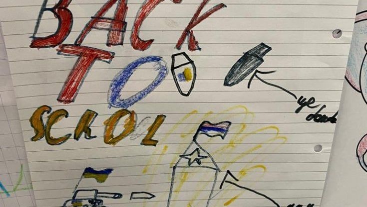 Napoli,  l'orrore della guerra nel disegno di Oleh, 11 anni: "Putin ha distrutto la mia scuola e io voglio tornarci"