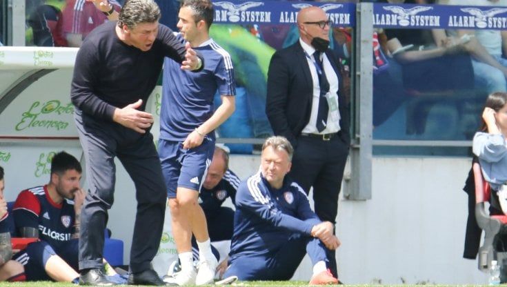 Cagliari, Mazzarri: "Strada ancora lunga, ma salvarsi varrebbe due scudetti"