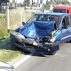 Assicurare l'auto costa l'11% in più nel 2017: il premio medio sale a 566 euro