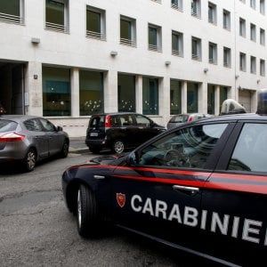 Palermo, facevano prostituire la figlia di 9 anni: arrestati i genitori e due pedofili