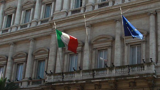 Il debito pubblico sale, ma S&P conferma il rating dell'Italia